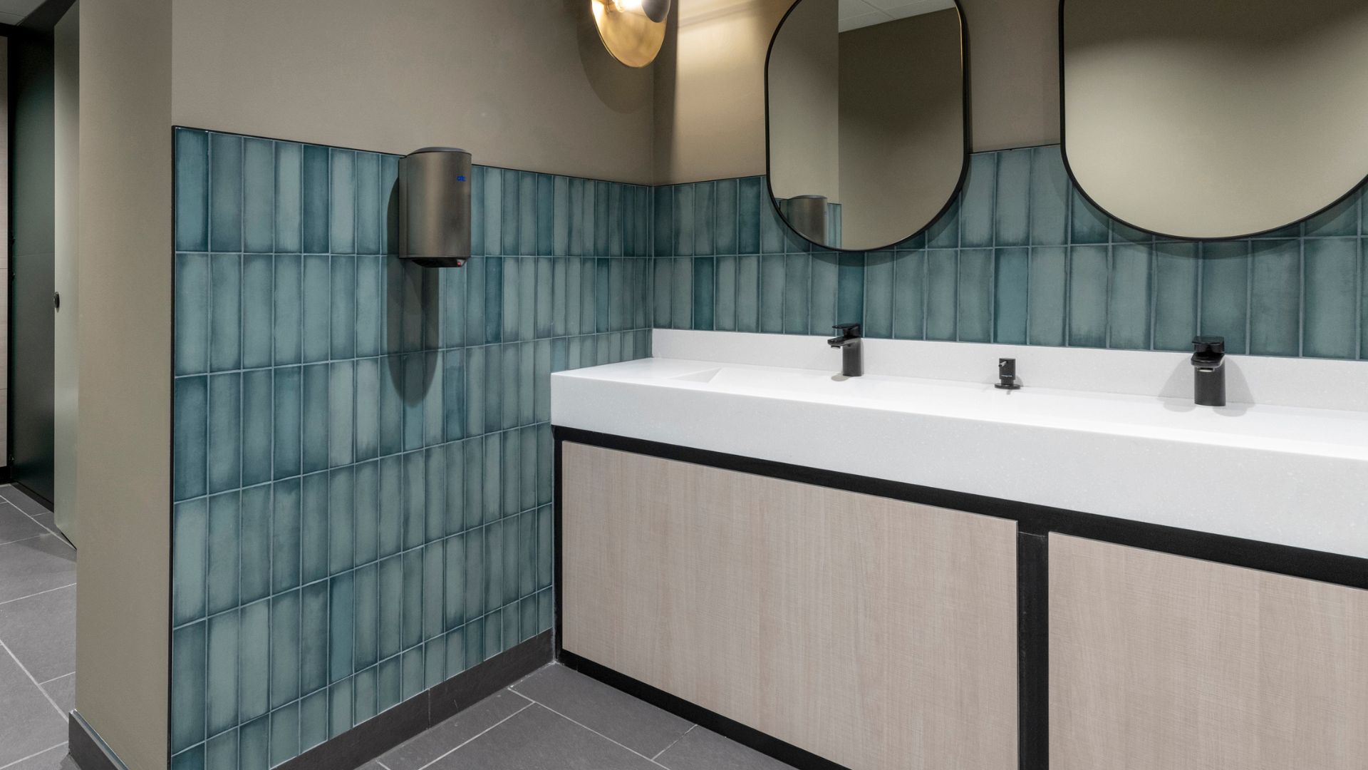 Solid Surface Wash Trough - Deansgate