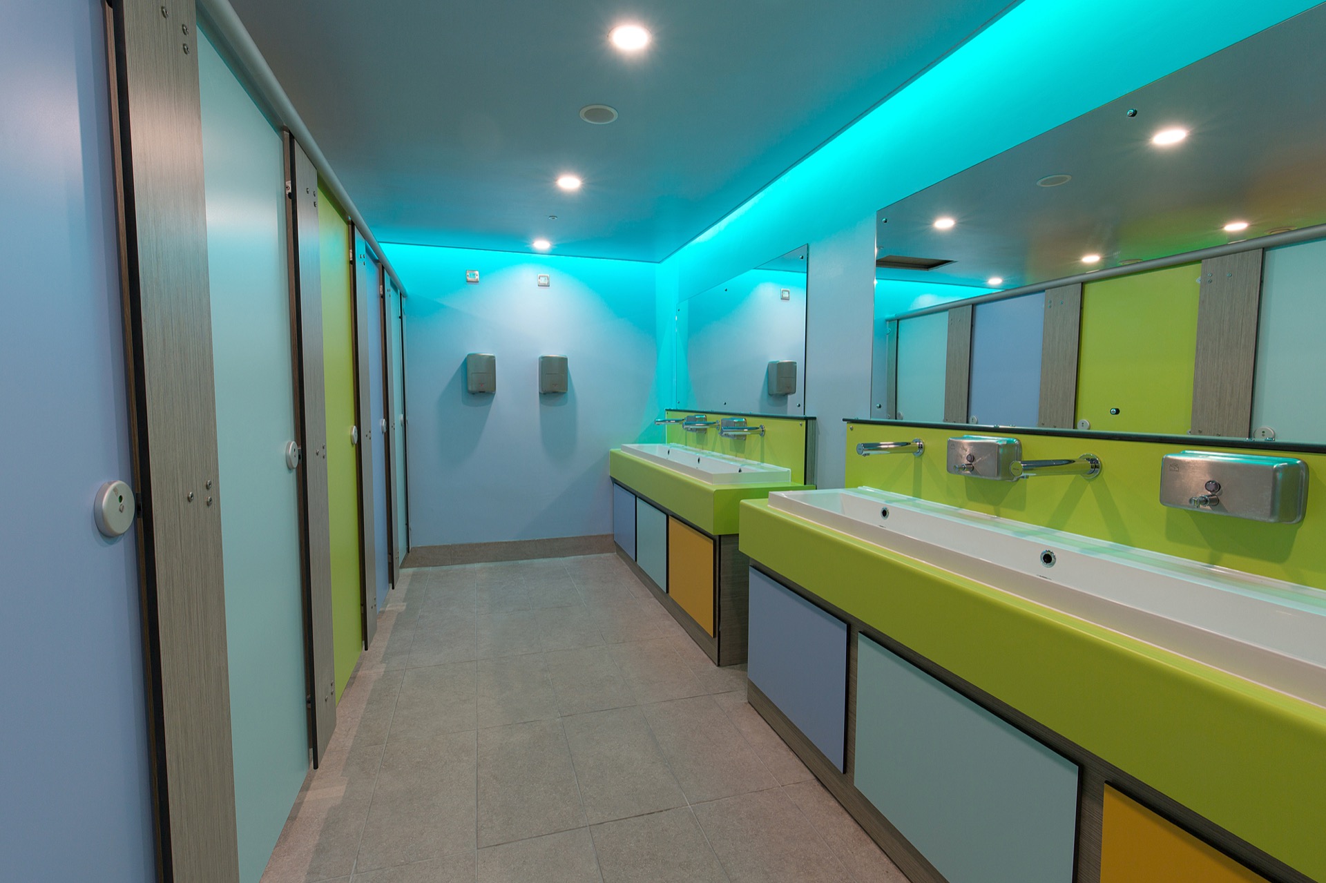 Force Cubicle System - Sandcastle Waterpark